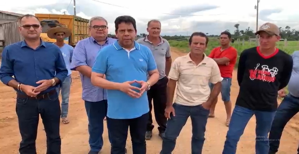 NOVA MAMORÉ: Jair Montes fiscaliza aplicação de recursos para recuperação de estrada 