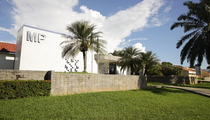 ARIQUEMES: Justiça Eleitoral ordena retirada de outdoors com propaganda irregular