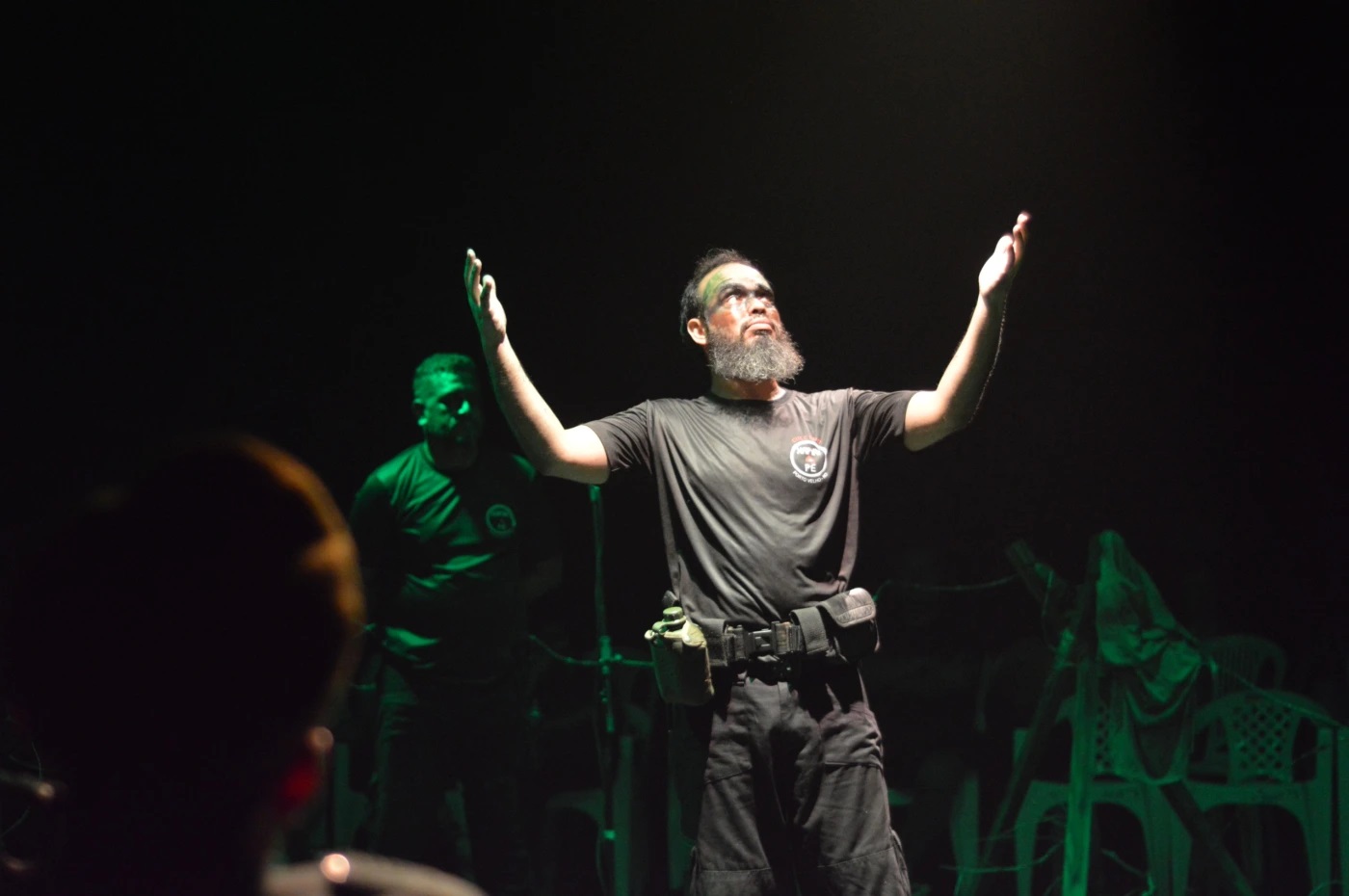 ESPETÁCULO TEATRAL: Naurú, o poeta das guerras, da arte e da vida