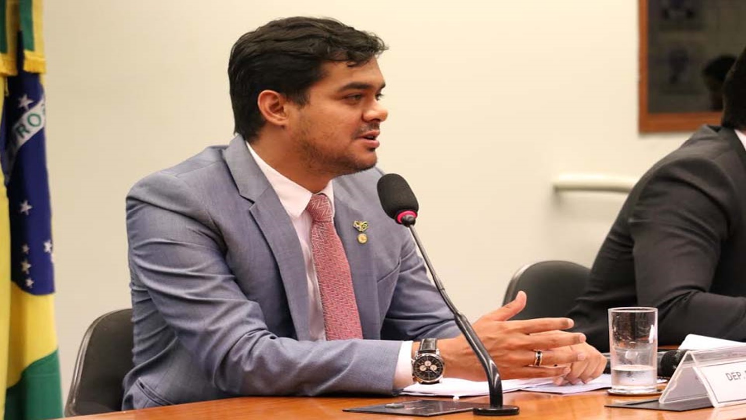 SANTA LUZIA DO OESTE: Expedito Neto destina R$ 300 mil para construção de campo de grama sintética