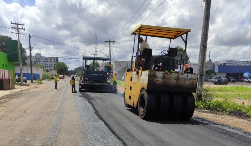 INFRAESTRUTURA: Rua Vespaziano Ramos recebe 700 metros de recapeamento