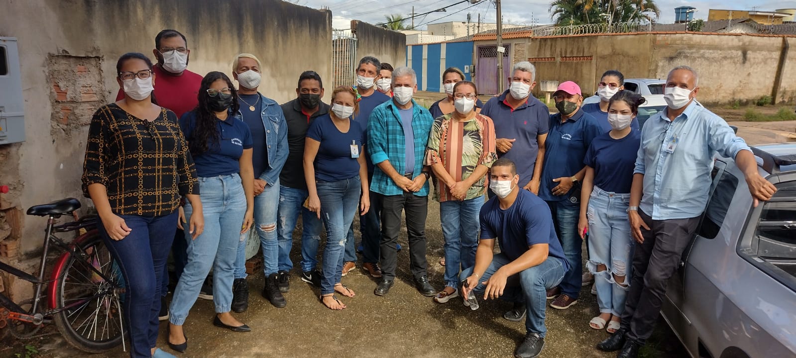 PROVIDÊNCIAS: Vereadora Ellis Regina visita bairro Cohab Floresta ao lado do secretário da Semusb