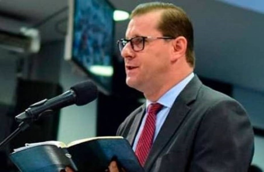 SEM DIREITO À DEFESA: Pastor que é contra política dentro da Assembleia de Deus perde o cargo