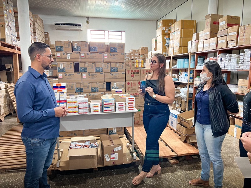 ANDERSON PEREIRA: Medicamentos são entregues para atender hospital de Espigão do Oeste