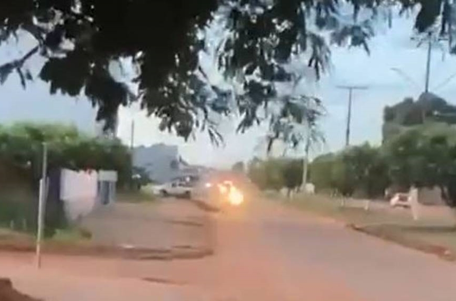 VÍDEOS: Empresário embriagado tem pneus de picape estourados após atirar durante fuga