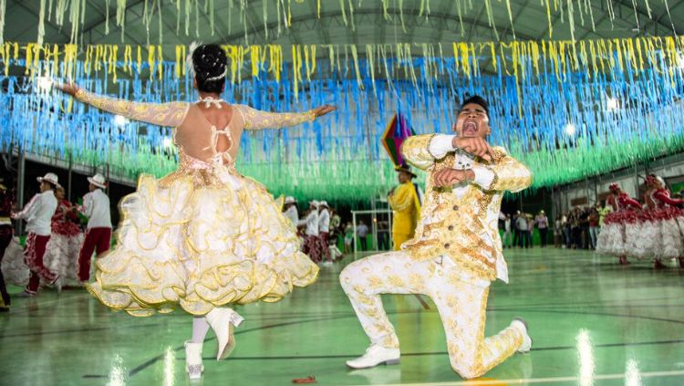 RÁDIO FAROL: Quadrilha faz resgate histórico e cultural do São João desde a sua origem na Inglaterra