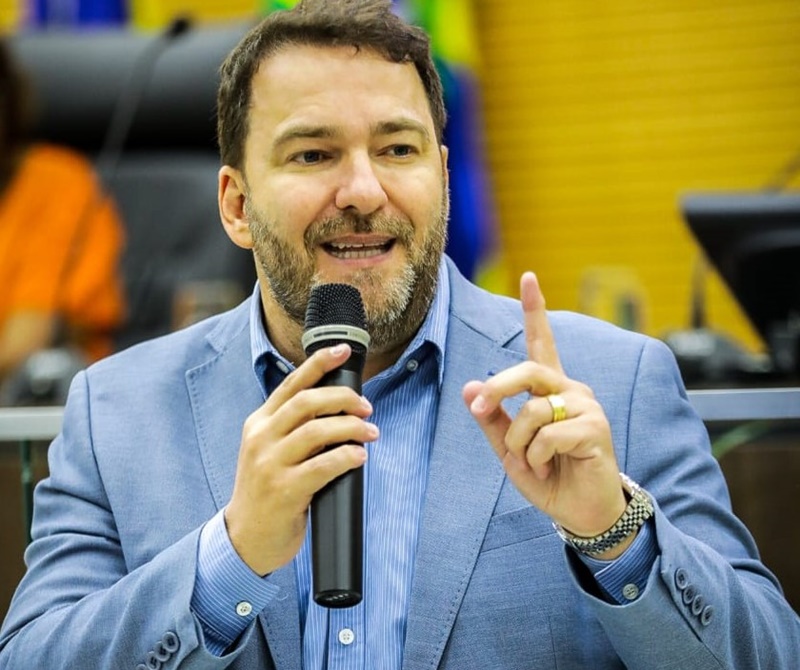 DEPUTADO: Alex Redano diz que Legislativo forte é primordial para uma sociedade