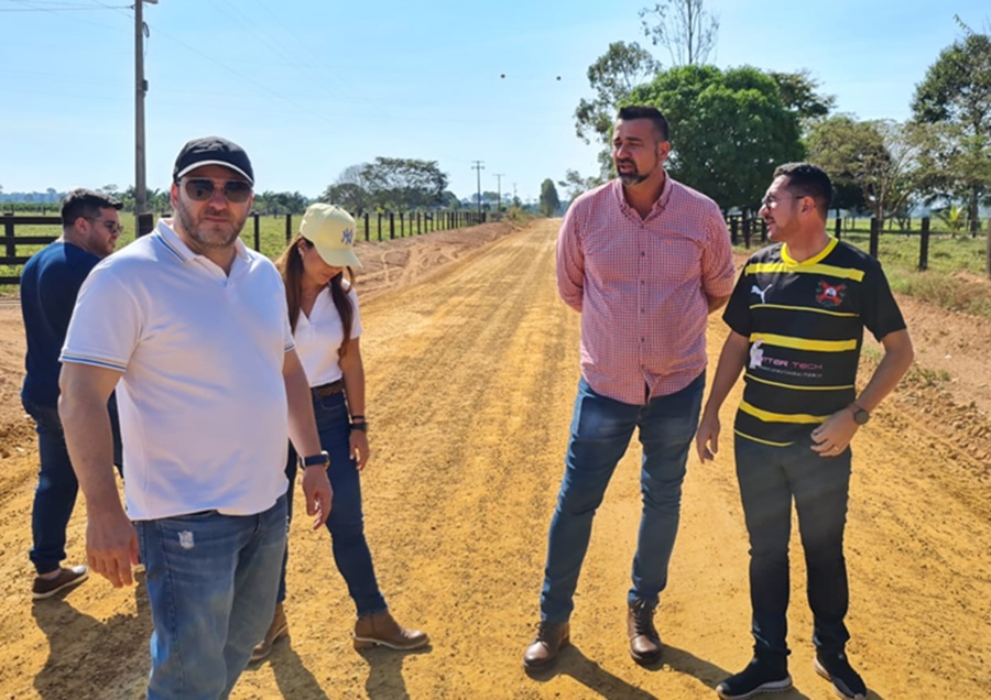 FISCALIZAÇÃO: Alex Redano vistoria aplicação de emendas em Costa Marques