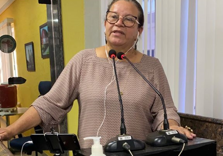 VEREADORA: Ellis Regina votou a favor do projeto de implantação do 5G