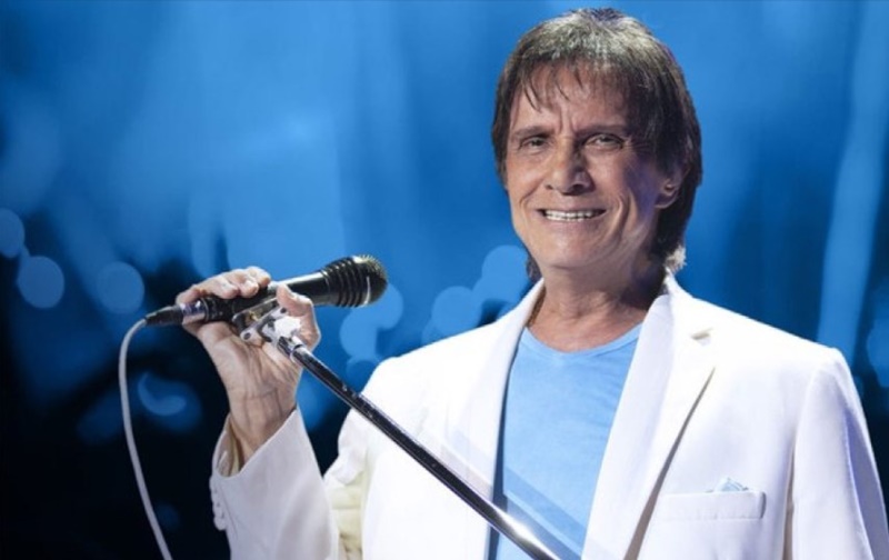 PANDEMIA: Cantor Roberto Carlos testa positivo para covid-19 e adia shows