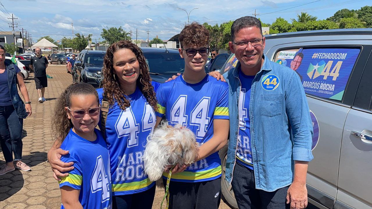 ELEIÇÕES 2022: Candidato Marcos Rocha chega para votar na Escola Tiradentes
