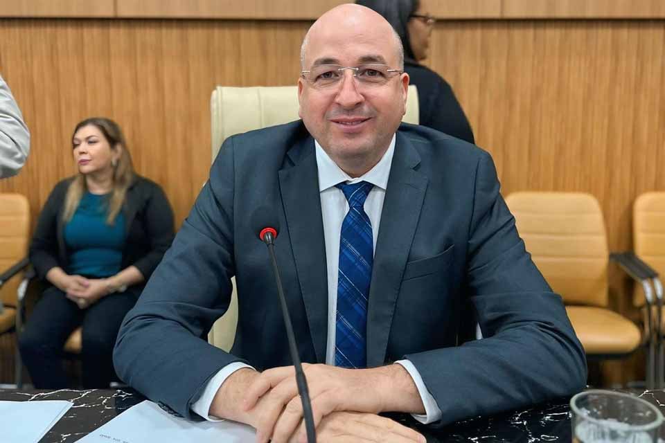 GEDEÃO NEGREIROS: Vereador propõe criação de selo para sinalizar ambientes digitais seguros