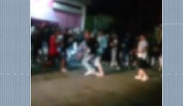 RIXA: Jovem é atacado a pauladas pelo ex-cunhado na frente de escola na zona Sul