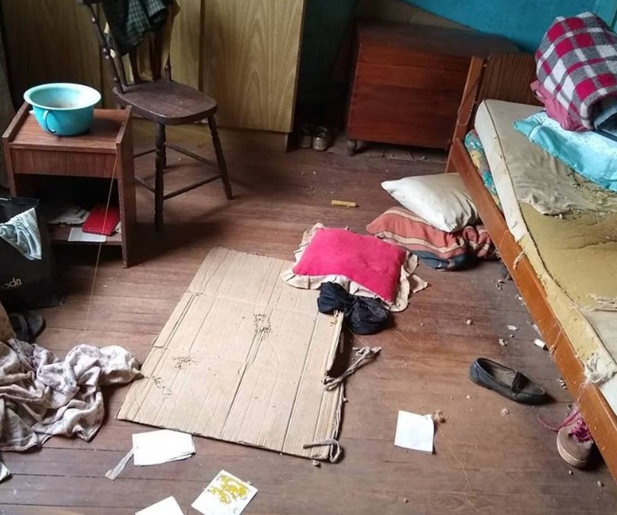 MAUS TRATOS: PM resgata criança cadeirante abandonada pelos pais em residência 