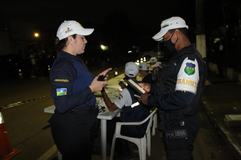 EMBRIAGUEZ: Lei Seca aborda 632 veículos e autua mais de 20 condutores