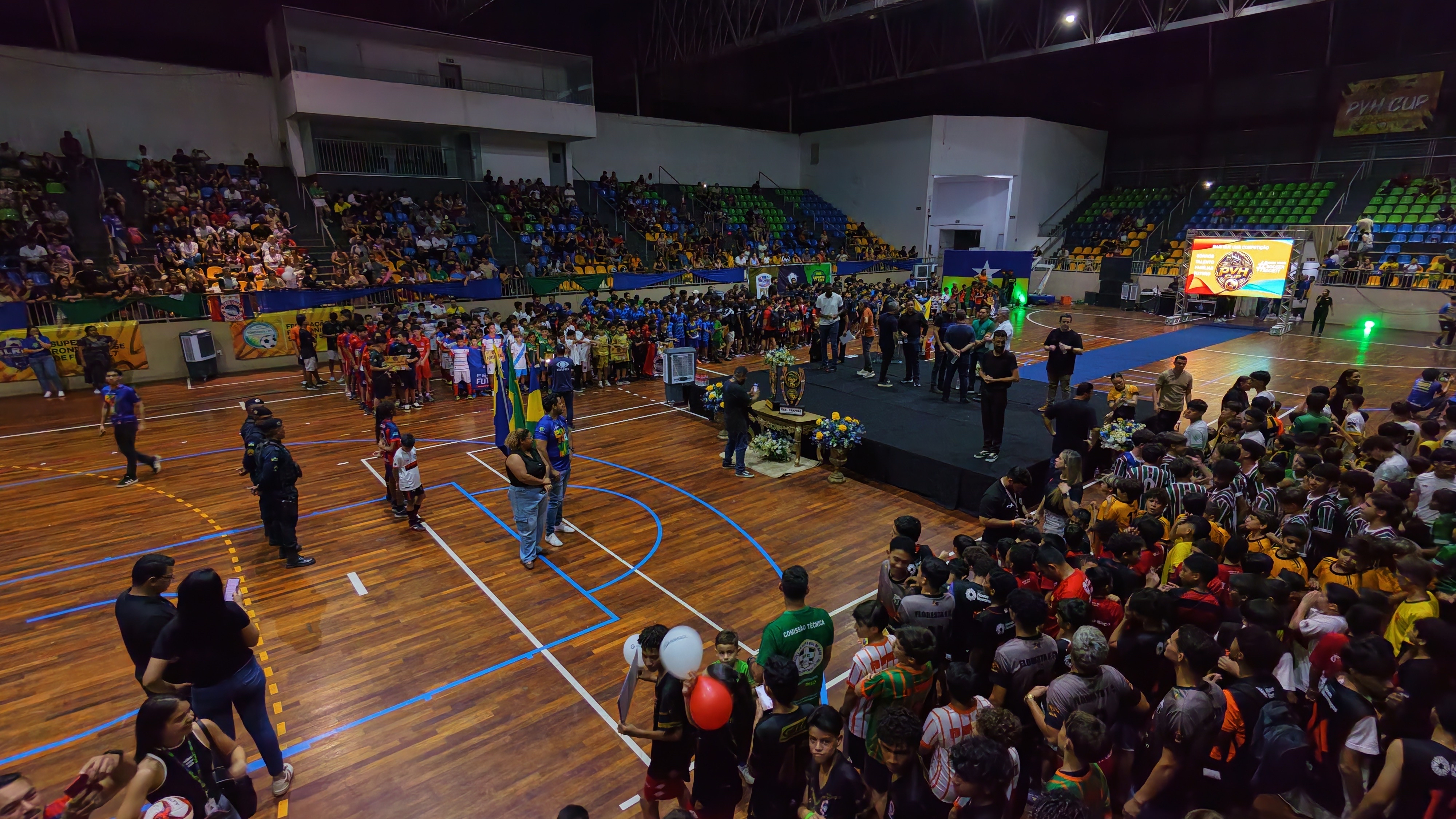 EM PORTO VELHO: Cerimônia abre PVH Cup e reúne jovens talentos do futebol