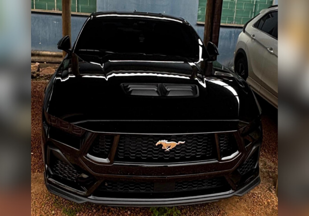 TRAFICO DE DROGAS: Policia Federal apreende Mustang, aviões e mansão em condomínio de luxo