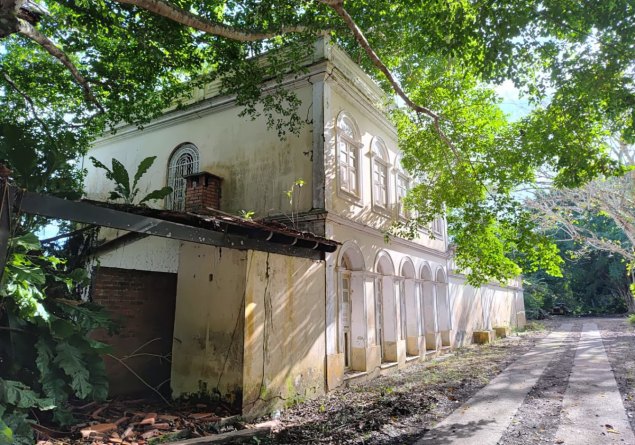 HISTÓRIA EM RUÍNA: Casarão dos Ingleses sofre furtos e corre risco de desaparecer em Porto Velho