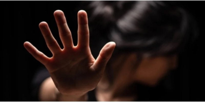 VIOLÊNCIA DE GÊNERO: O corpo fala o que a boca cala