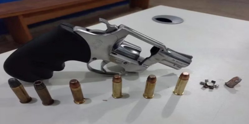 DISCUSSÃO DE TRÂNSITO: Casal é preso após perseguição e tiros contra motociclistas