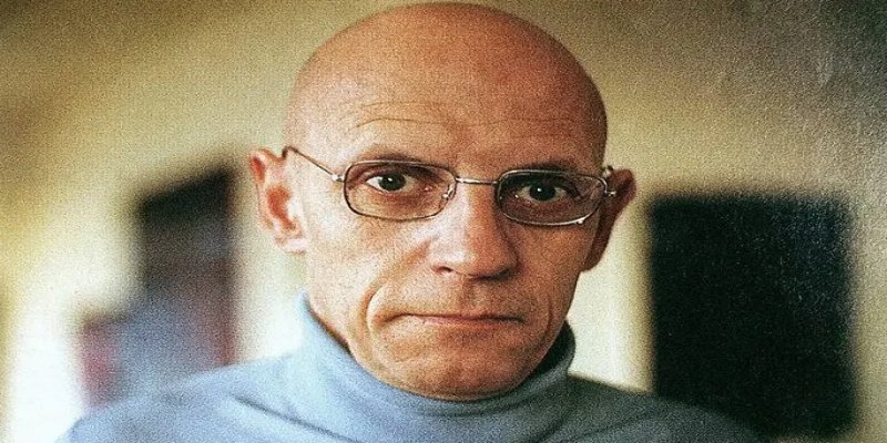 Entre Foucault e a prática: O papel educativo do jornalismo no controle do discurso