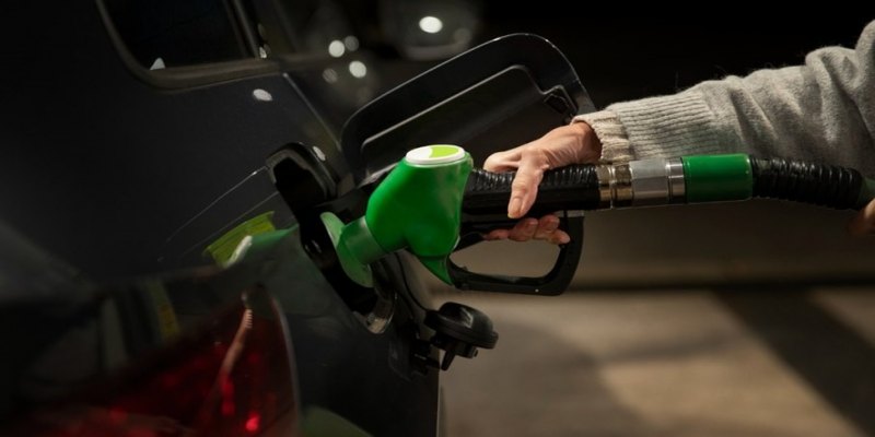 ENTENDA: Governo estuda aumento de etanol na gasolina para baratear custo