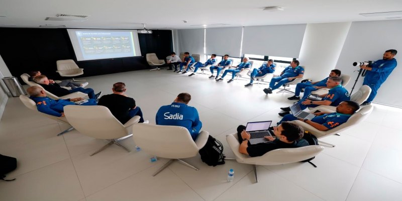 RENOVAÇÃO: Ancelotti acompanha Copa Sub-15 e se reúne com técnicos das seleções de base 