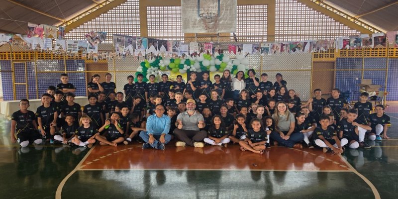 INCLUSÃO: Projeto entrega kits esportivos para crianças e adolescentes em Rolim de Moura